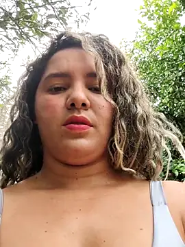 Snapshot of Alice_fulldirty chatting on June 15, 9:17 pm Alice fulldirty online show from June 15, 9:17 pm