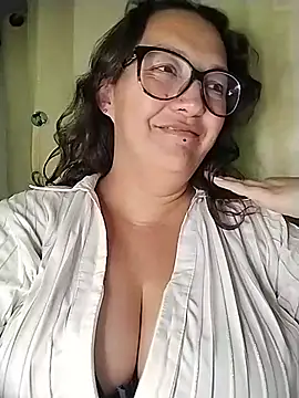  Saraqueen-- online show from June 25, 5:12 am