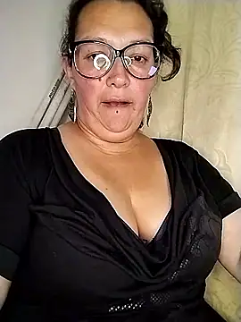  Saraqueen-- online show from July 2, 3:23 am
