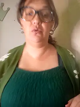  Saraqueen-- online show from July 23, 1:30 am