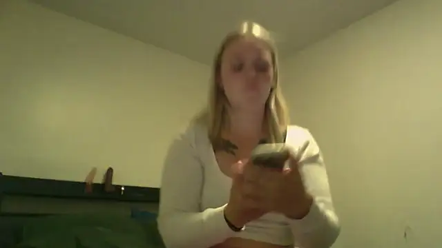 Snapshot of Skylarbaby99 chatting on July 25, 1:47 am Skylarbaby99 online show from July 25, 1:47 am