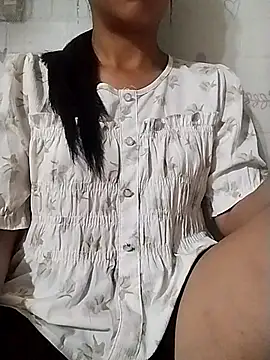Snapshot of Helen-nn chatting on June 19, 10:35 pm Helen-nn online show from June 19, 10:35 pm