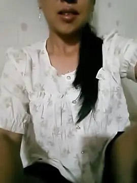 Snapshot of Helen-nn chatting on July 27, 9:22 pm Helen-nn online show from July 27, 9:22 pm