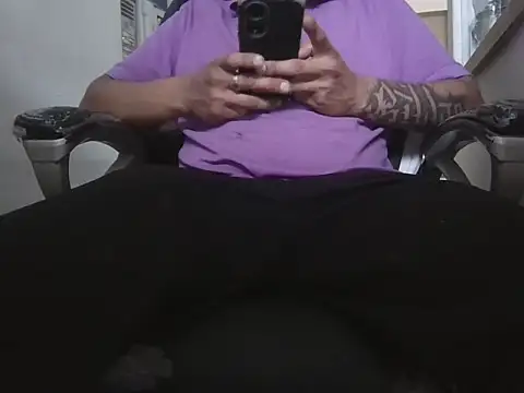 Snapshot of BillyS_Ones chatting on July 30, 11:26 pm BillyS Ones online show from July 30, 11:26 pm
