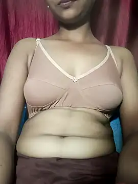 Snapshot of Naughty_Trishaa chatting on June 16, 8:22 pm Naughty Trishaa online show from June 16, 8:22 pm