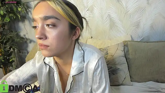 Snapshot of Barbara_Rogerss chatting on July 14, 9:25 am Barbara Rogerss online show from July 14, 9:25 am