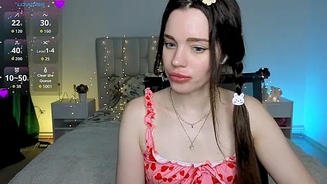 Snapshot of Little_cuti1e chatting on June 24, 10:14 am Little cuti1e online show from June 24, 10:14 am