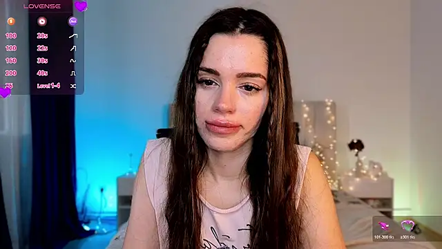 Snapshot of Little_cuti1e chatting on July 13, 7:55 am Little cuti1e online show from July 13, 7:55 am
