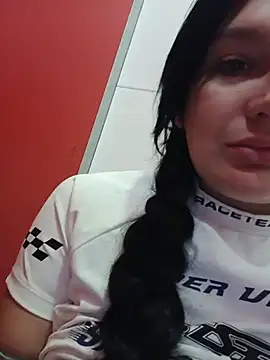 Snapshot of LoveVixen_LoveWolf chatting on July 5, 1:07 pm LoveVixen LoveWolf online show from July 5, 1:07 pm