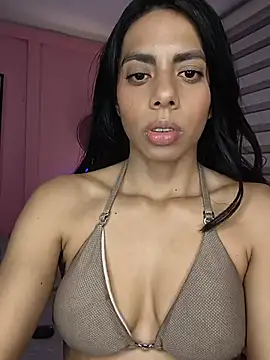 Snapshot of Jasmiinn_ chatting on June 27, 3:22 am Jasmiinn online show from June 27, 3:22 am