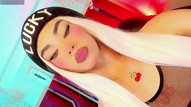 Dafnne-xxx online show from June 16, 10:01 pm