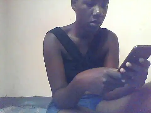 Snapshot of African_petite_godess chatting on June 17, 11:01 am African petite godess online show from June 17, 11:01 am
