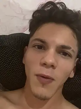 Snapshot of Felipelebleu chatting on July 8, 4:22 pm Felipelebleu online show from July 8, 4:22 pm