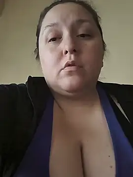 Snapshot of solcurvytriplxx chatting on June 26, 8:13 pm solcurvytriplxx online show from June 26, 8:13 pm