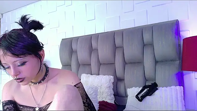 Snapshot of ViolettClay chatting on June 25, 5:17 pm ViolettClay online show from June 25, 5:17 pm
