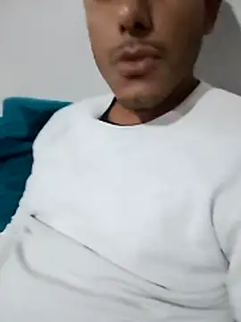 Snapshot of Cristian_es87 chatting on June 19, 4:06 am Cristian es87 online show from June 19, 4:06 am