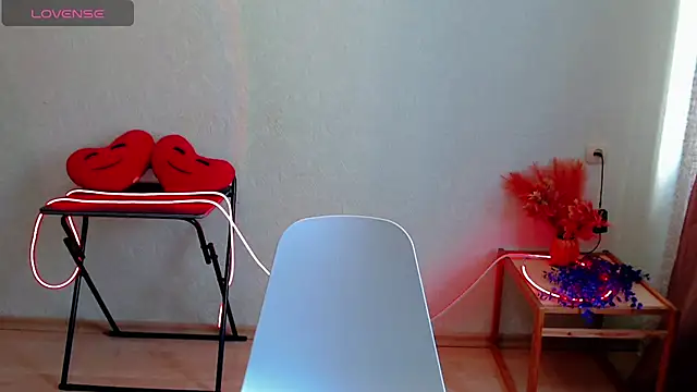 Snapshot of ElaraJons chatting on July 29, 7:06 am ElaraJons online show from July 29, 7:06 am