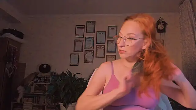 Snapshot of GingerVerdict chatting on August 5, 6:33 pm GingerVerdict online show from August 5, 6:33 pm