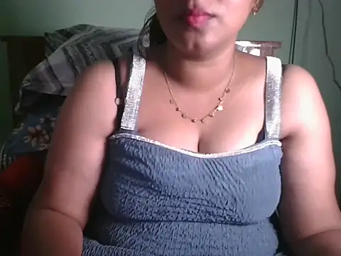 Snapshot of Tamil_Shailu chatting on July 16, 1:17 pm Tamil Shailu online show from July 16, 1:17 pm