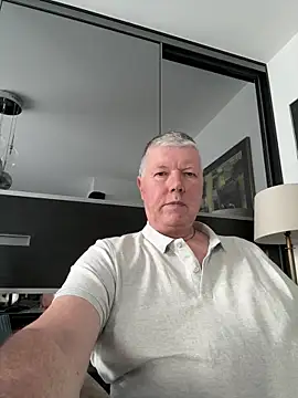 Snapshot of cumboy chatting on April 13, 9:48 am cumboy online show from April 13, 9:48 am