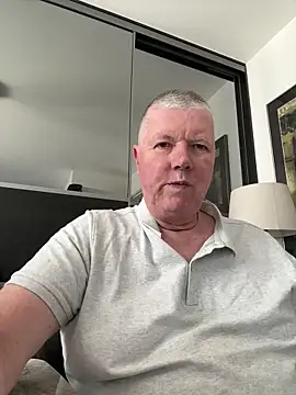 Snapshot of cumboy chatting on April 20, 12:52 pm cumboy online show from April 20, 12:52 pm
