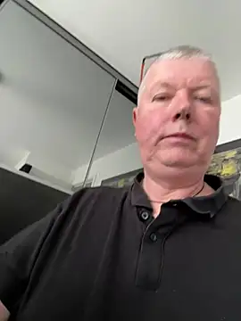 Snapshot of cumboy chatting on April 28, 12:10 pm cumboy online show from April 28, 12:10 pm