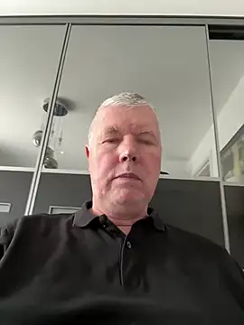 Snapshot of cumboy chatting on May 16, 10:47 am cumboy online show from May 16, 10:47 am