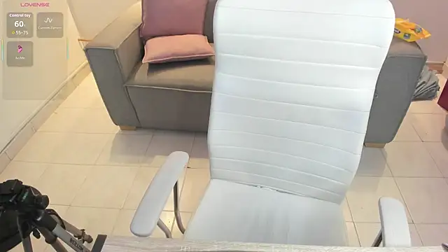 Snapshot of Nayla_Luxe chatting on July 11, 12:08 pm Nayla Luxe online show from July 11, 12:08 pm