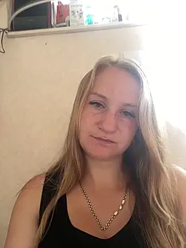 Snapshot of Emilia_ki chatting on June 30, 11:44 am Emilia ki online show from June 30, 11:44 am