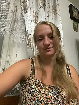 Snapshot of Emilia_ki chatting on August 6, 7:38 pm Emilia ki online show from August 6, 7:38 pm