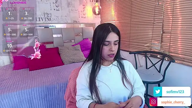 Snapshot of sofi_secrets chatting on July 18, 12:42 pm sofi secrets online show from July 18, 12:42 pm