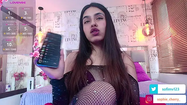 Snapshot of sofi_secrets chatting on July 25, 12:47 pm sofi secrets online show from July 25, 12:47 pm