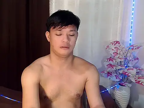 Snapshot of kingdomcum96 chatting on July 14, 10:26 pm kingdomcum96 online show from July 14, 10:26 pm