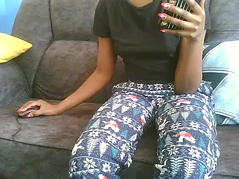 Snapshot of sexydollprincess chatting on June 18, 9:09 am sexydollprincess online show from June 18, 9:09 am