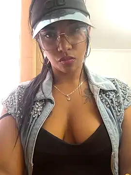 Snapshot of sophiagomezx chatting on July 15, 7:41 pm sophiagomezx online show from July 15, 7:41 pm