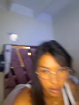 Snapshot of sophiagomezx chatting on July 22, 6:32 pm sophiagomezx online show from July 22, 6:32 pm