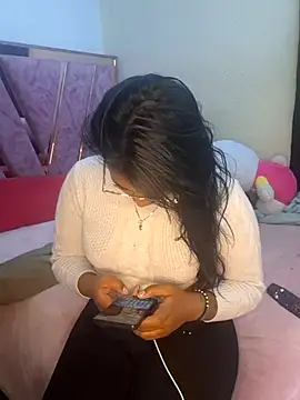 Snapshot of sophiagomezx chatting on July 29, 12:42 am sophiagomezx online show from July 29, 12:42 am