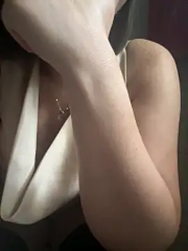 Snapshot of Sexyfemm_ chatting on June 30, 12:17 pm Sexyfemm online show from June 30, 12:17 pm