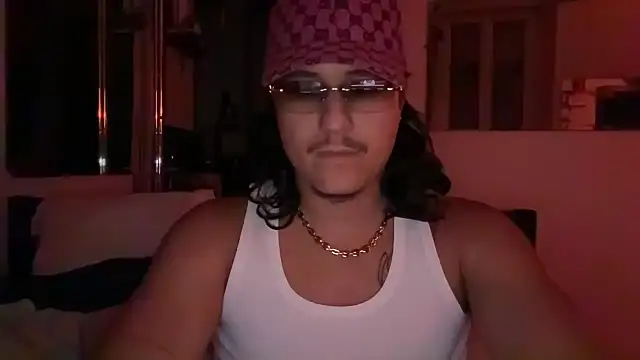 Snapshot of Moise_ntm chatting on July 6, 2:36 pm Moise ntm online show from July 6, 2:36 pm