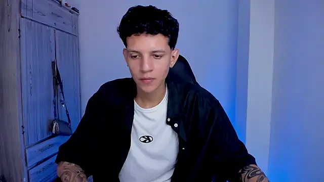 tylerrnova online show from August 2, 3:05 am