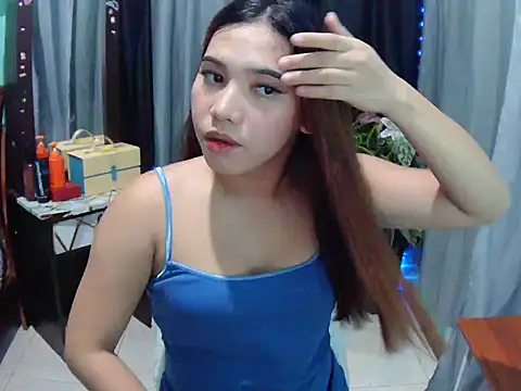 Snapshot of XCalixa chatting on July 4, 2:23 pm XCalixa online show from July 4, 2:23 pm