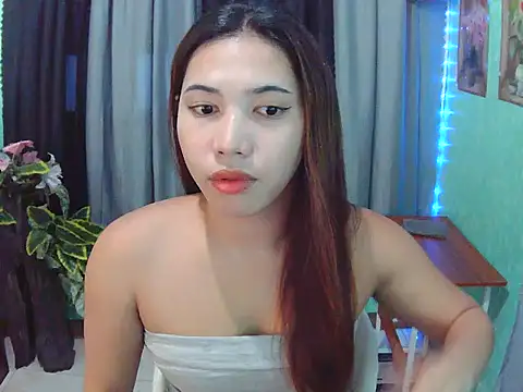 Snapshot of XCalixa chatting on July 28, 8:10 am XCalixa online show from July 28, 8:10 am