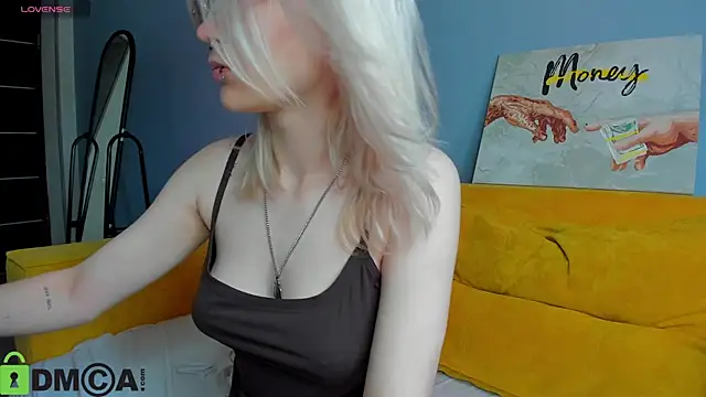 Snapshot of Nika-Smith chatting on June 27, 12:22 pm Nika-Smith online show from June 27, 12:22 pm