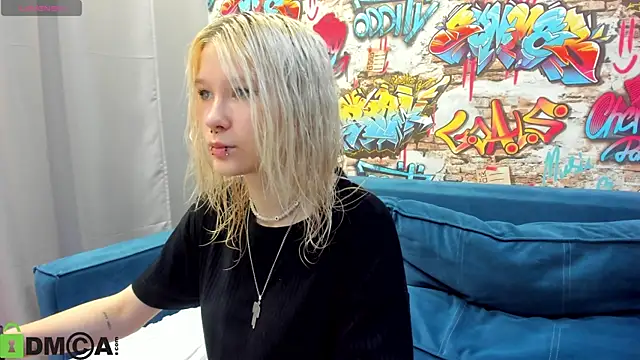 Snapshot of Nika-Smith chatting on July 22, 9:23 am Nika-Smith online show from July 22, 9:23 am