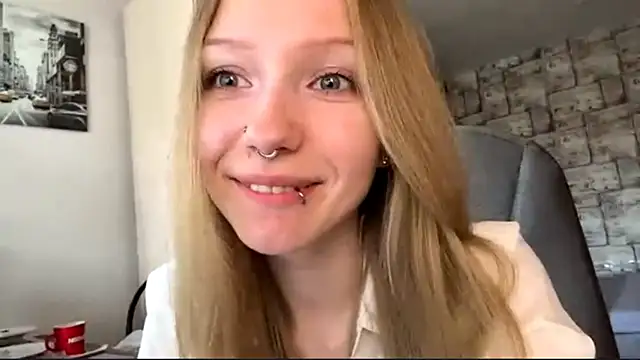 Snapshot of BivalentFalloff chatting on July 14, 4:17 am BivalentFalloff online show from July 14, 4:17 am