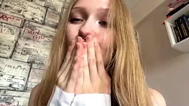Snapshot of BivalentFalloff chatting on July 14, 10:21 am BivalentFalloff online show from July 14, 10:21 am