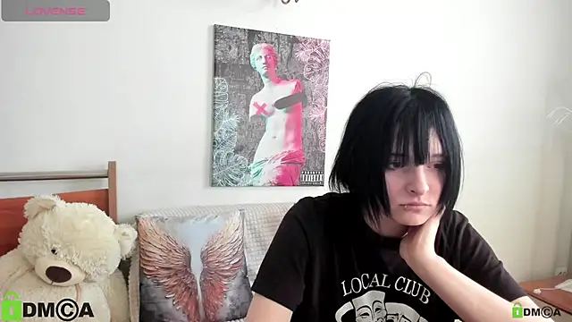 Snapshot of MillyMils chatting on July 9, 8:40 am MillyMils online show from July 9, 8:40 am