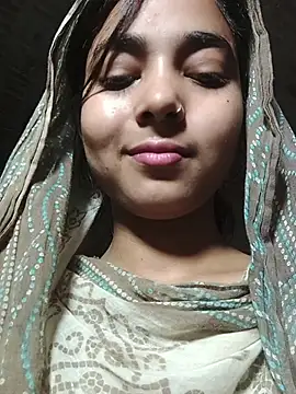 Snapshot of Simran_143 chatting on July 17, 4:34 pm Simran 143 online show from July 17, 4:34 pm