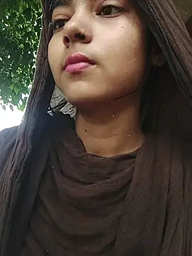 Snapshot of Simran_143 chatting on July 29, 4:10 am Simran 143 online show from July 29, 4:10 am