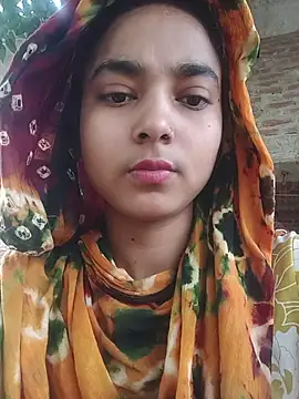 Snapshot of Simran_143 chatting on August 4, 4:15 am Simran 143 online show from August 4, 4:15 am